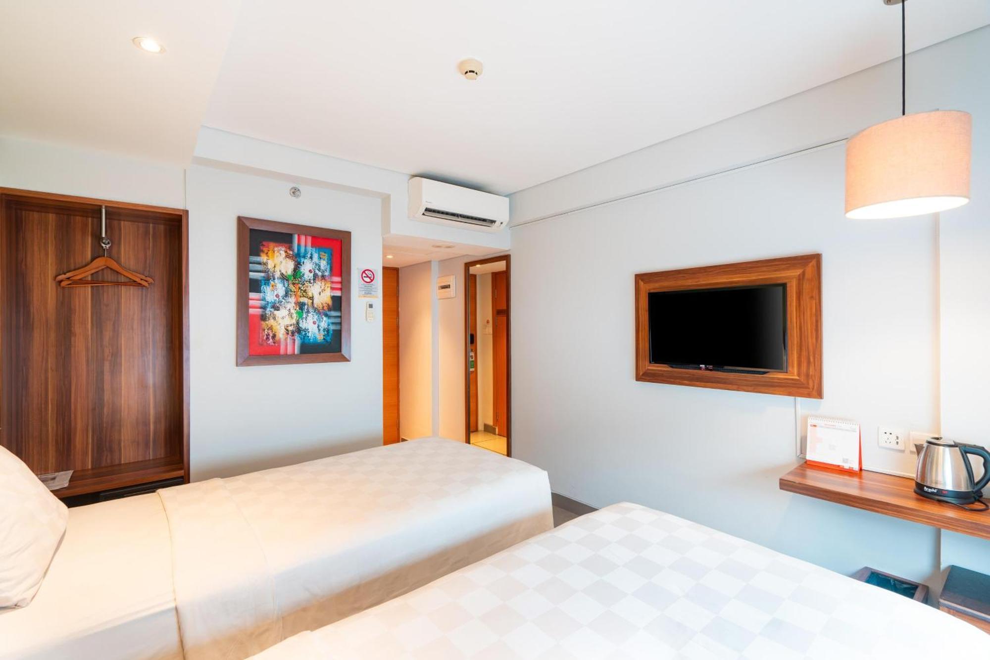 Hotel Swiss-belexpress Kuta Legian 3*
