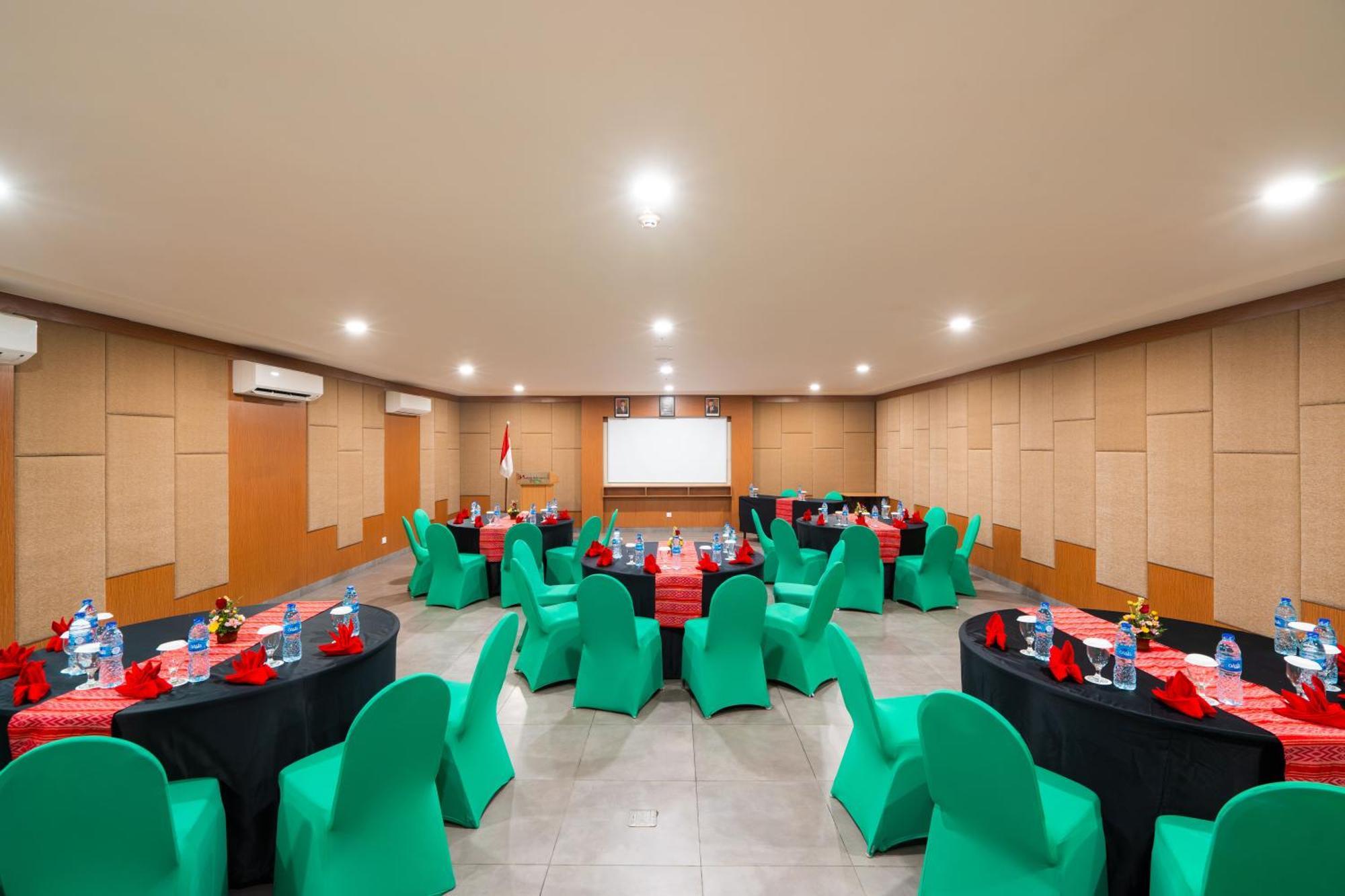Swiss-belexpress Kuta Legian Hotel 3*