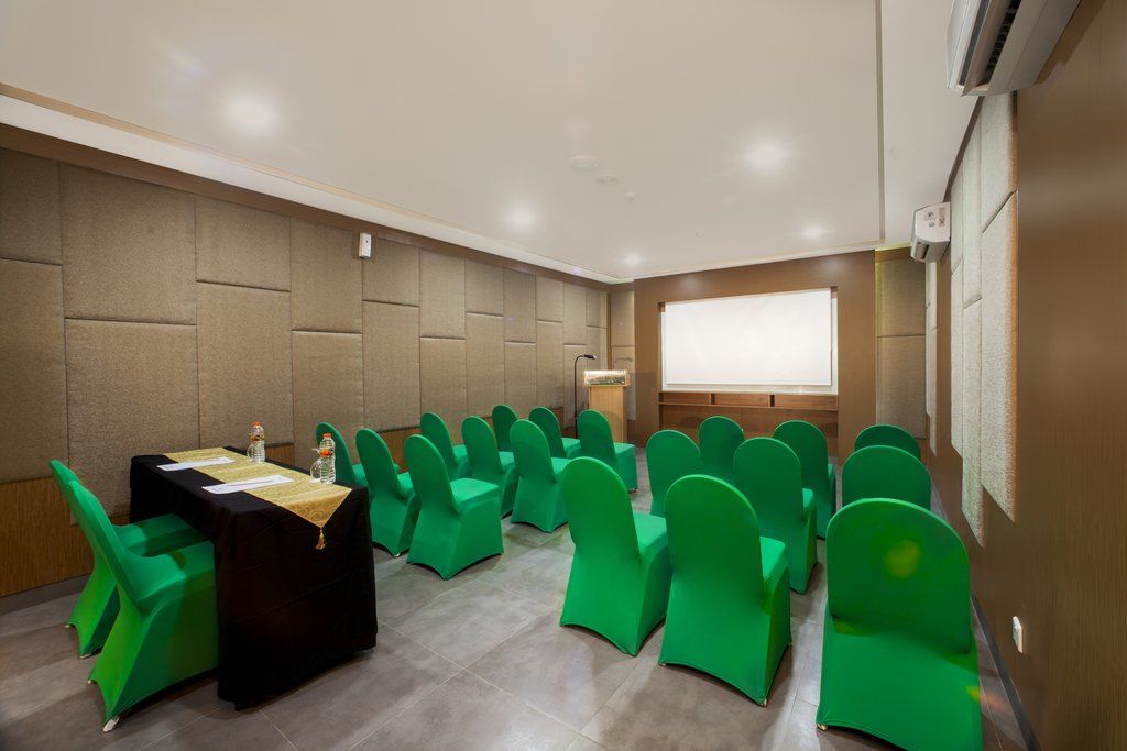 Hotel Swiss-belexpress Kuta Legian 3*